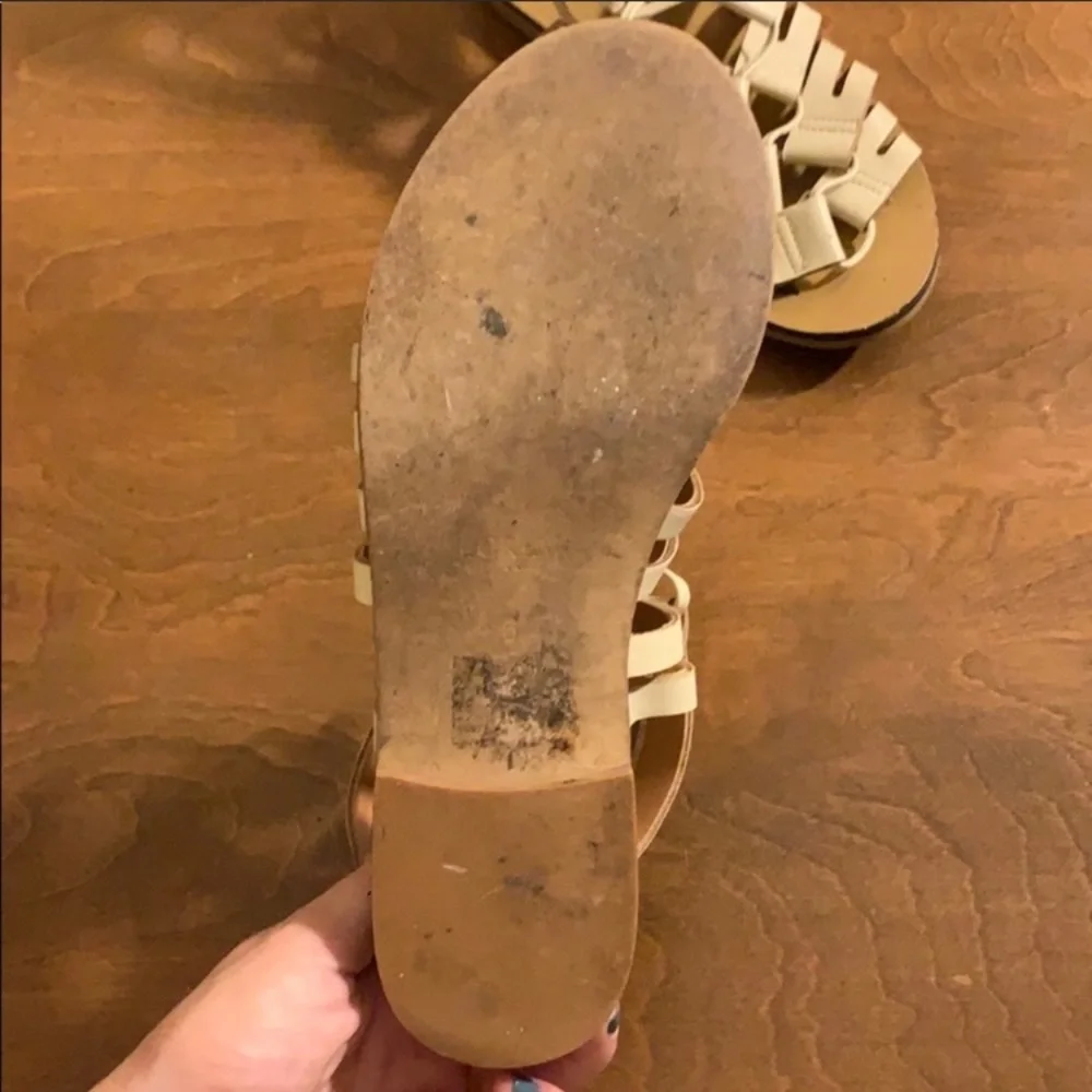 J. crew cream colored sandals 👡‎ size 6